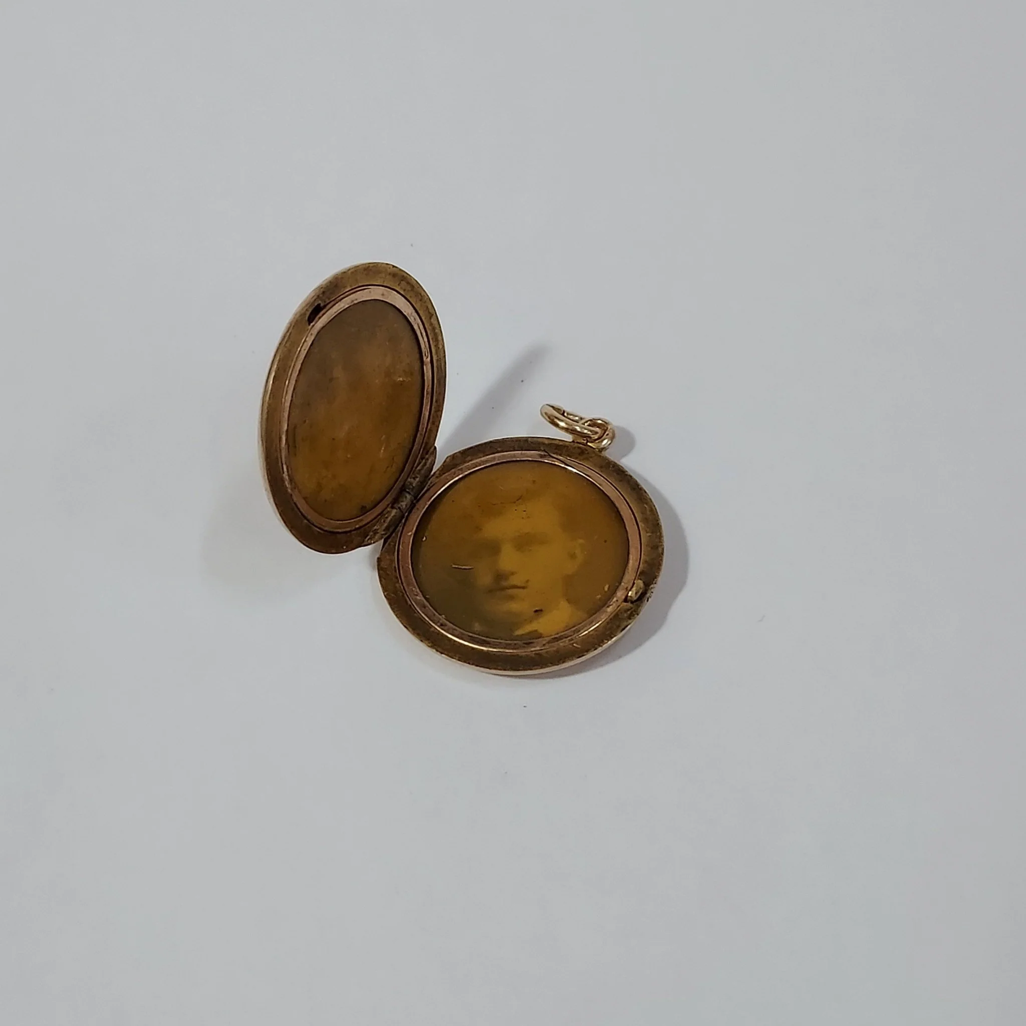 10K Gold Locket - Image 3