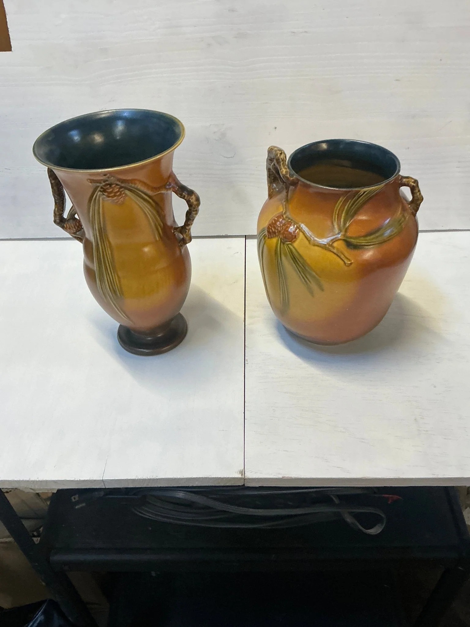 1930’s Roseville Pinecone short vase - Image 3