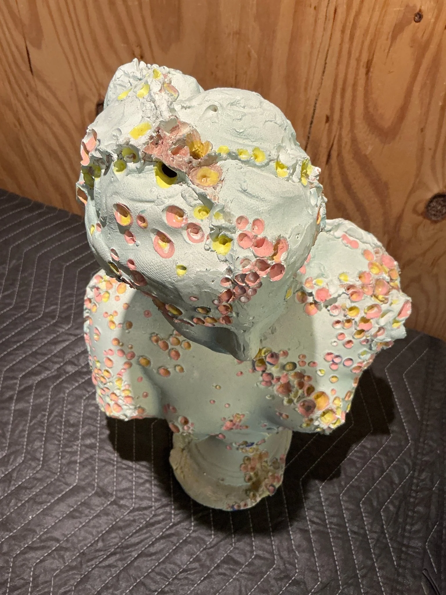Modern ceramic sculpture - Image 2
