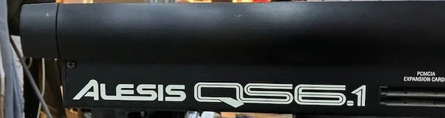 Alesis QS6.1 Synthesizer - Image 3