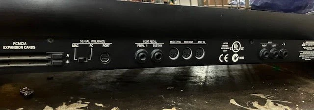 Alesis QS6.1 Synthesizer - Image 4